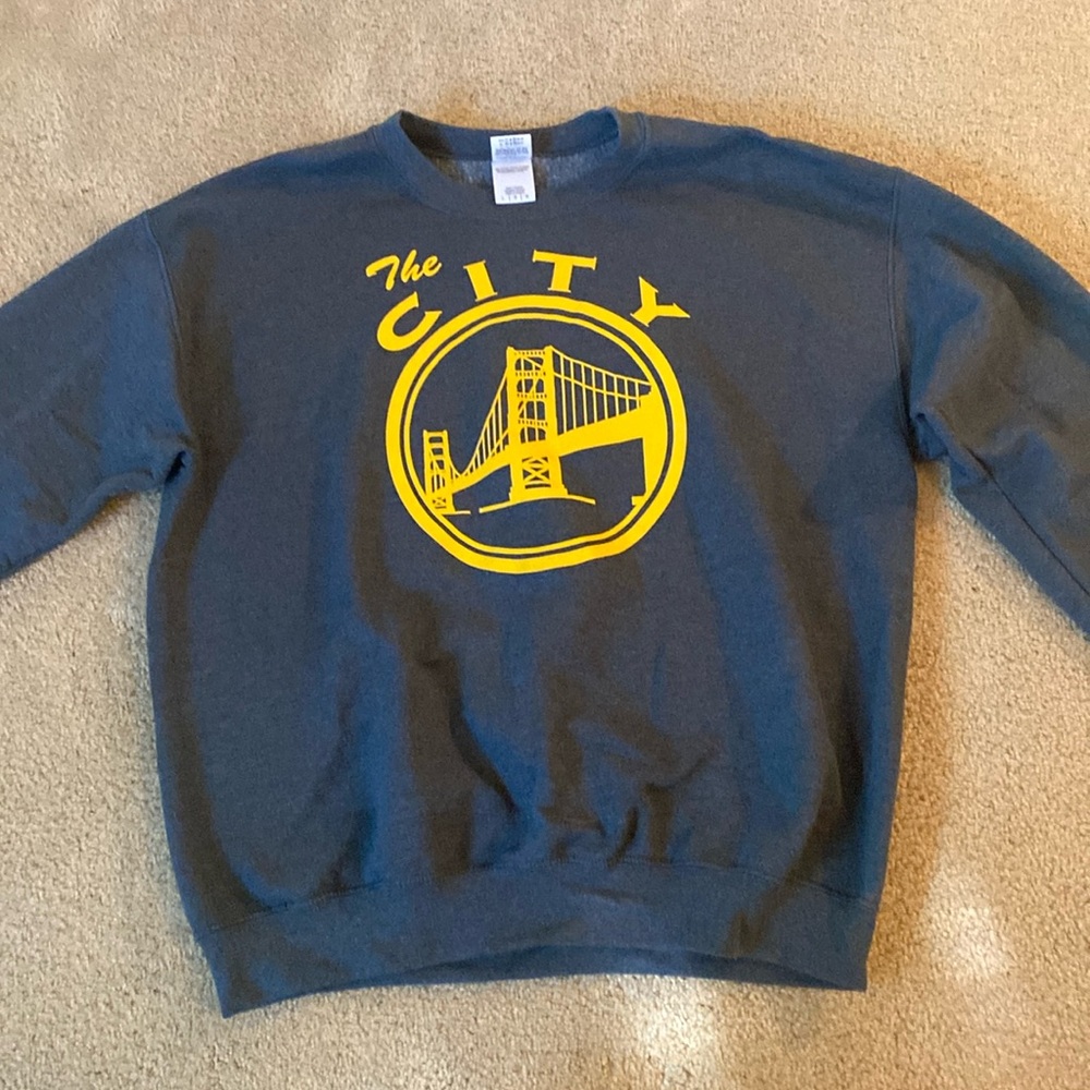Men’s Large Golden State Warriors “The City” sweatshirt